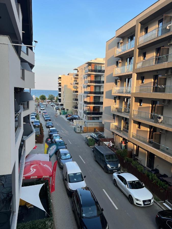Aniversarium Grand Apartment Navodari Exterior photo
